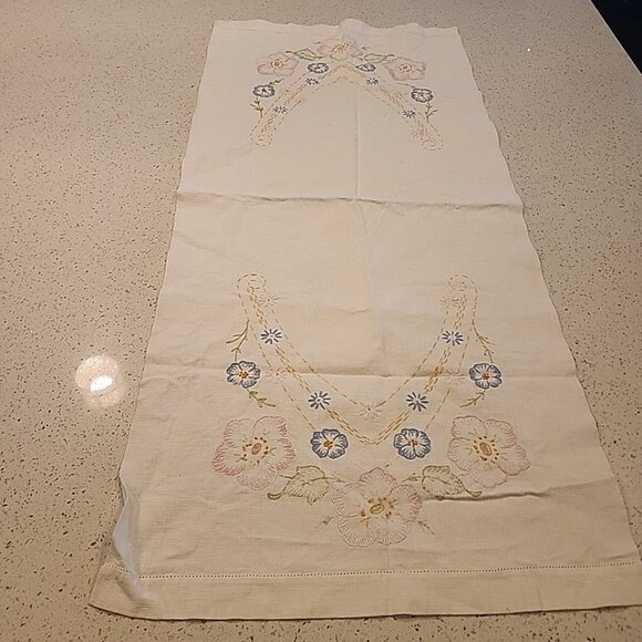 Vintage Table Runner Dresser Scarf Linen Embroidered Floral 36x16.5" Handmade - Picture 1 of 5